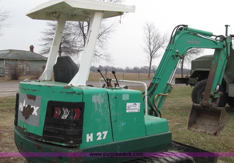 image for item G2210 Hanix H27 mini excavator