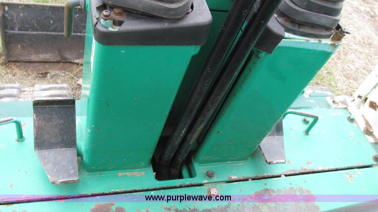 image for item G2210 Hanix H27 mini excavator