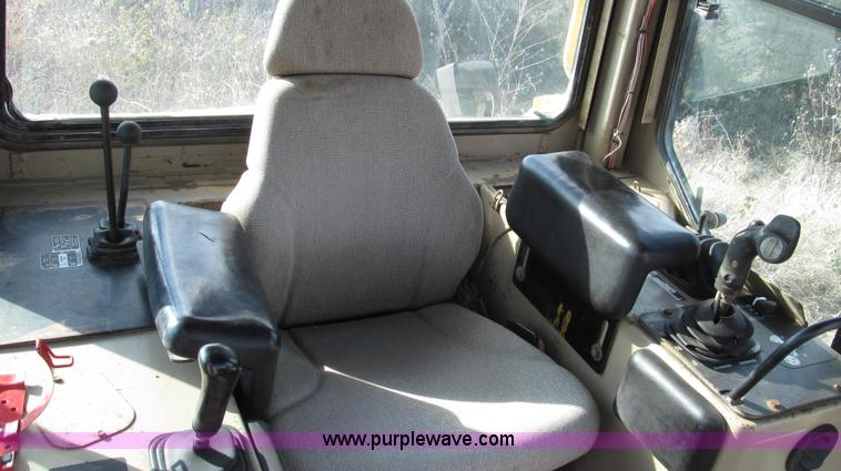 image for item G2212 1996 John Deere 850C Series II dozer