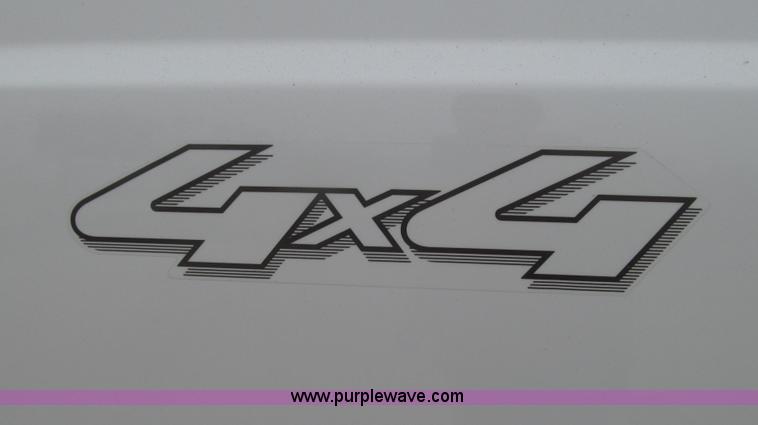 image for item G2213 2006 Ford F350 Super Duty XL pickup truck