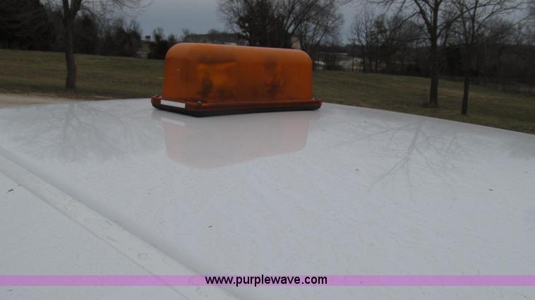 image for item G2213 2006 Ford F350 Super Duty XL pickup truck