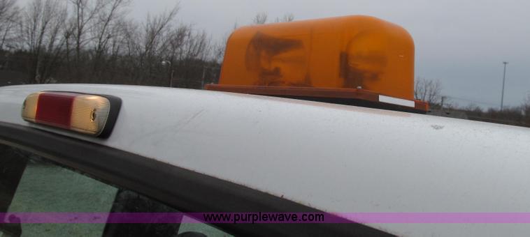 image for item G2213 2006 Ford F350 Super Duty XL pickup truck