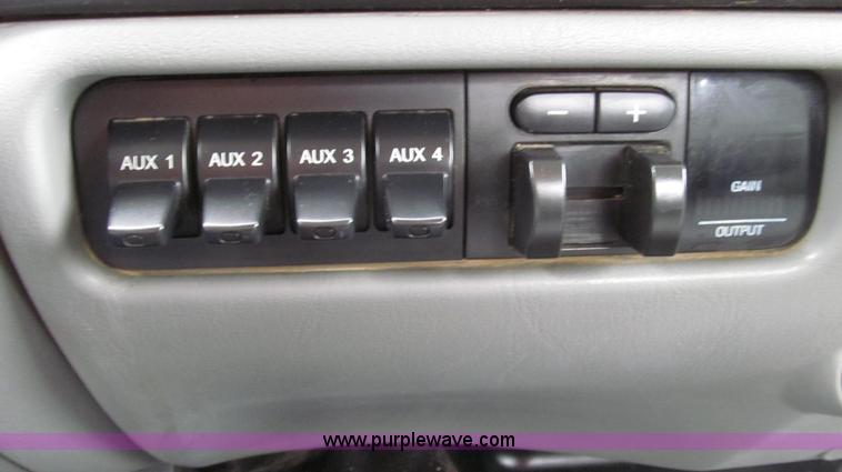 image for item G2213 2006 Ford F350 Super Duty XL pickup truck