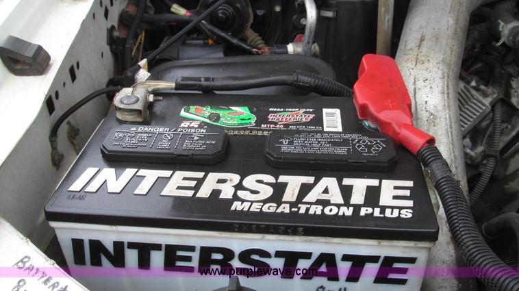 image for item G2213 2006 Ford F350 Super Duty XL pickup truck