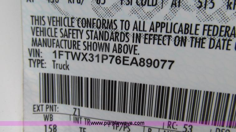 image for item G2213 2006 Ford F350 Super Duty XL pickup truck