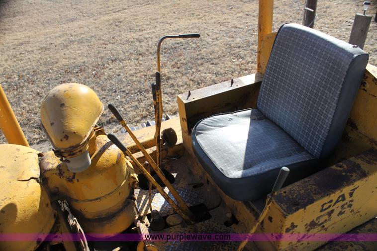 image for item G4414 1949 Caterpillar D6 dozer