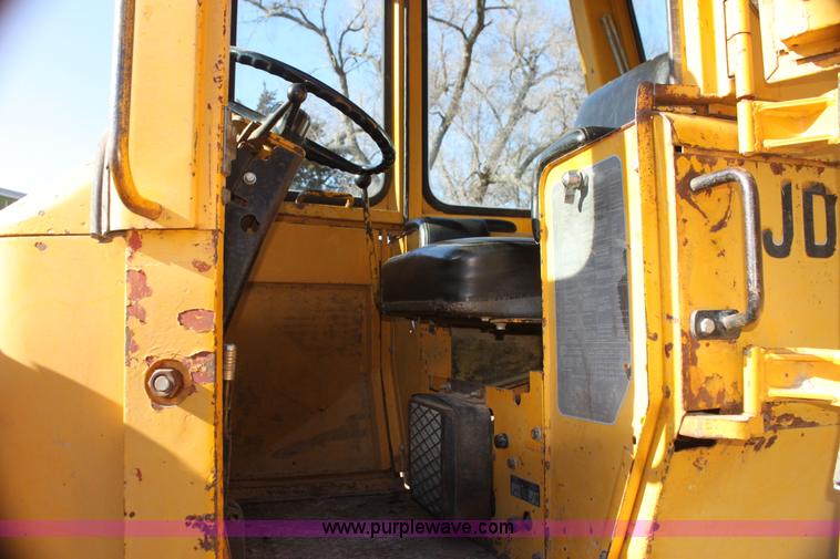 image for item G4441 1975 John Deere 544B wheel loader