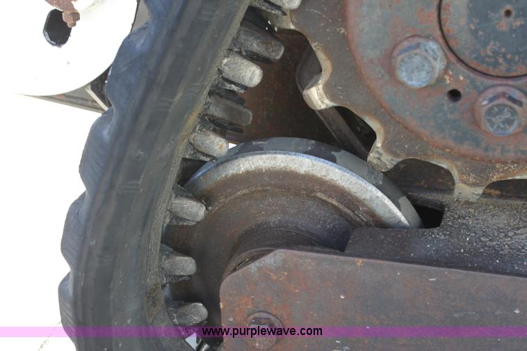 image for item G4444 2007 Bobcat T190 track skid steer