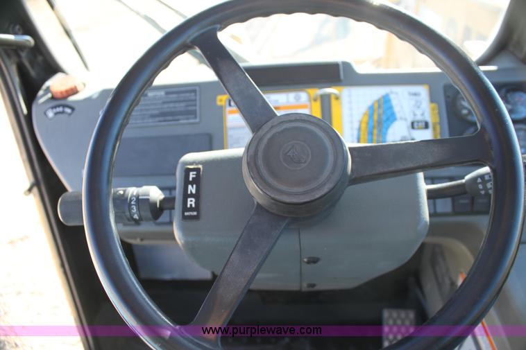 image for item G4452 2000 Caterpillar TH63 telehandler