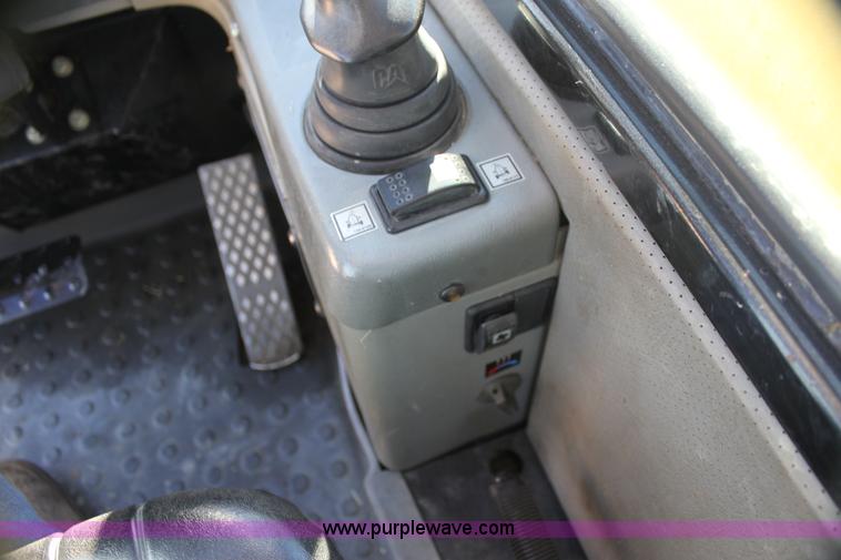 image for item G4452 2000 Caterpillar TH63 telehandler