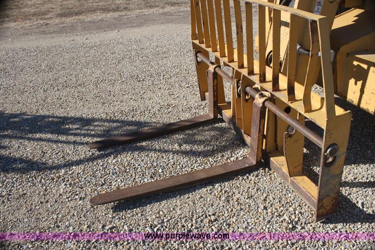 image for item G4452 2000 Caterpillar TH63 telehandler