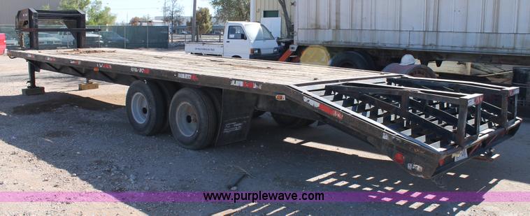 image for item G5827 1994 PF 30' gooseneck trailer