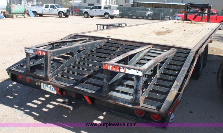 image for item G5827 1994 PF 30' gooseneck trailer