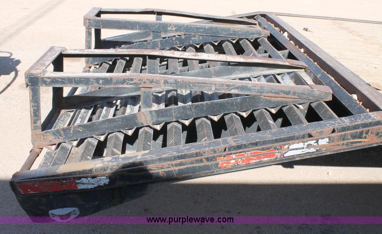 image for item G5827 1994 PF 30' gooseneck trailer