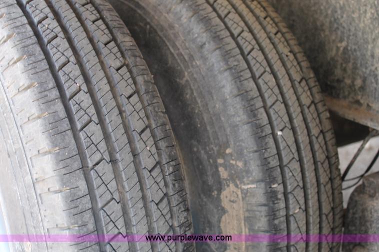 image for item G5827 1994 PF 30' gooseneck trailer