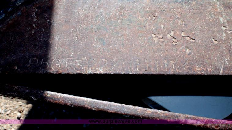 image for item G5827 1994 PF 30' gooseneck trailer