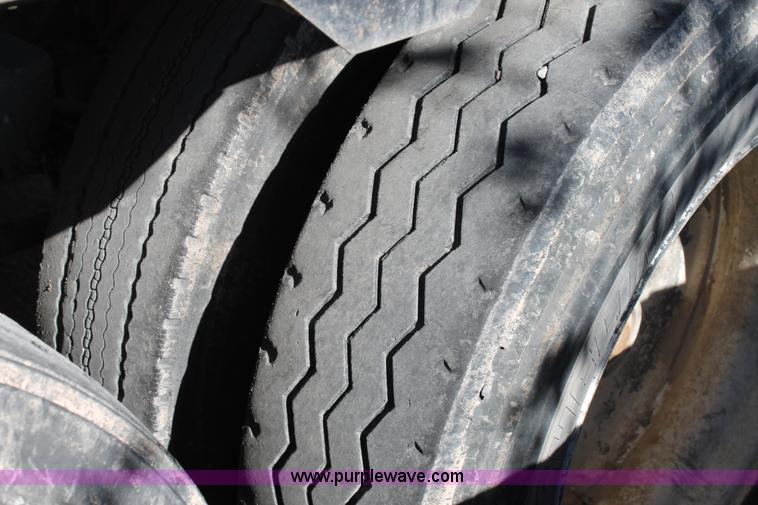 image for item G5831 2001 CTS belly dump trailer