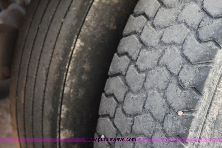 image for item G5831 2001 CTS belly dump trailer