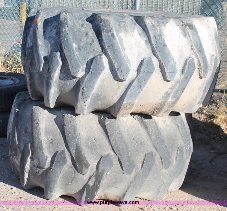 image for item G5833 (4) 28L-26 loader tires and wheels