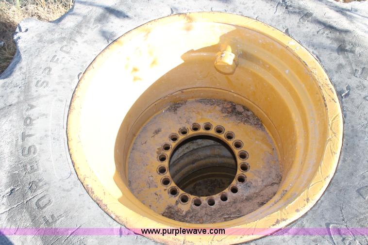 image for item G5833 (4) 28L-26 loader tires and wheels