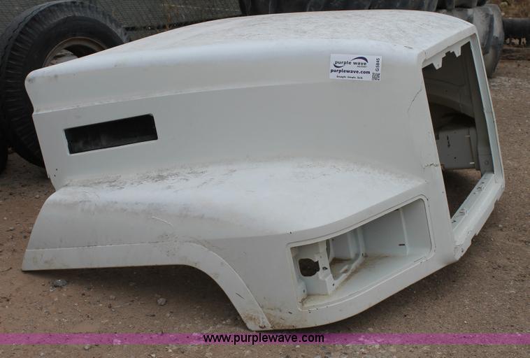 image for item G5845 Mack semi truck fiberglass hood