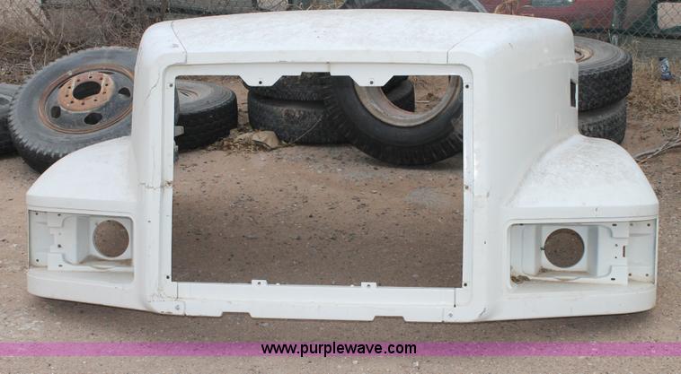 image for item G5845 Mack semi truck fiberglass hood