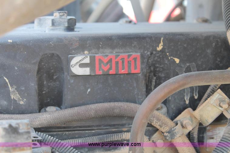 image for item G5846 1995 International 8200 semi truck