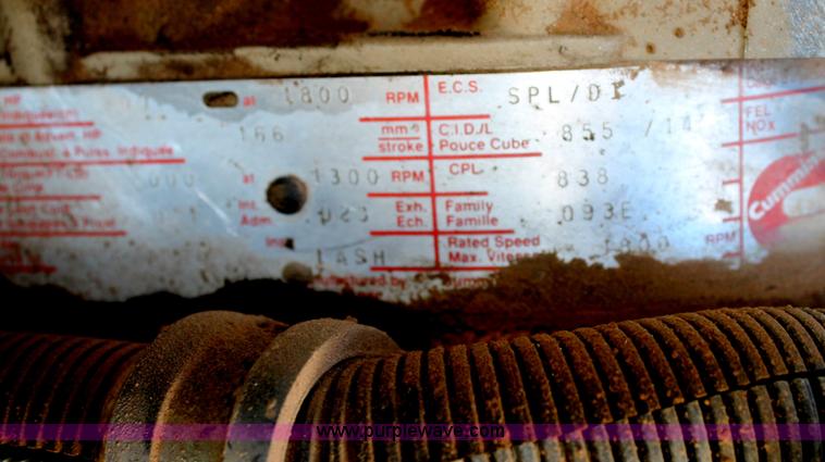 image for item G5848 1991 International 8200 semi truck