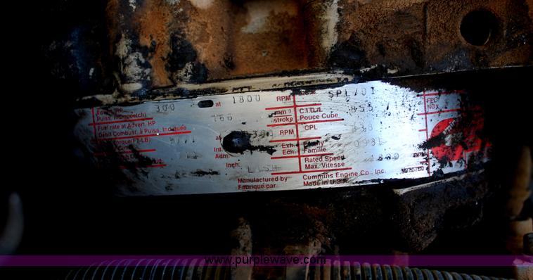 image for item G5849 1991 International 8200 semi truck