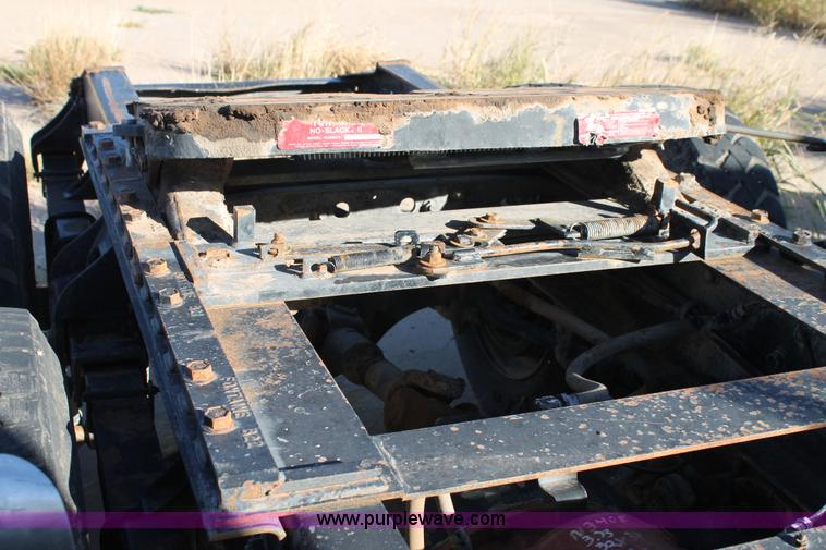 image for item G5849 1991 International 8200 semi truck