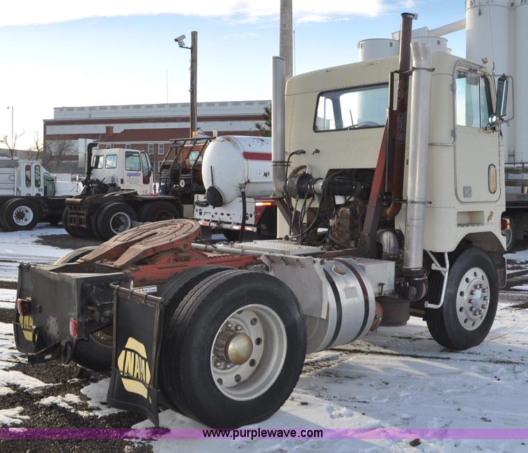 image for item G6213 1975 Mack Cruise Liner semi truck