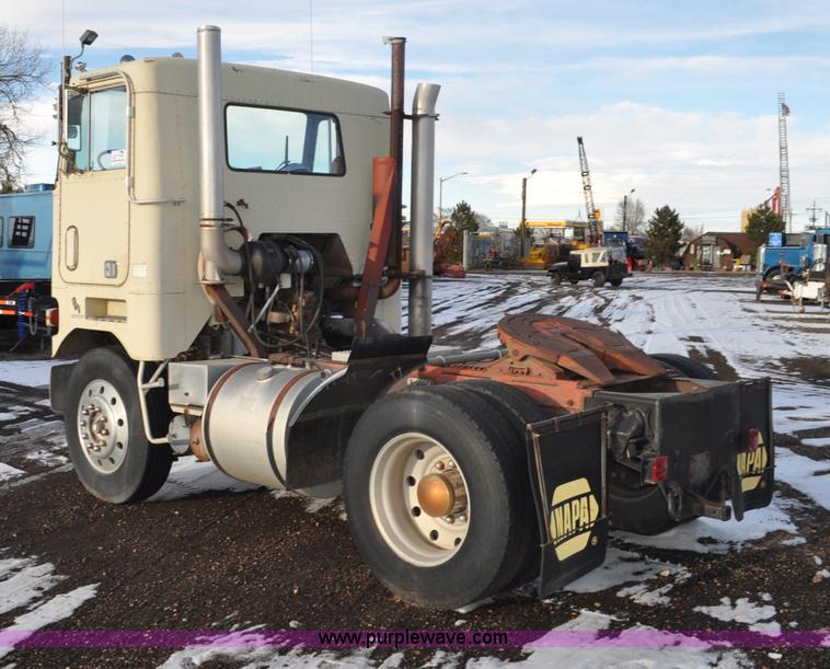 image for item G6213 1975 Mack Cruise Liner semi truck