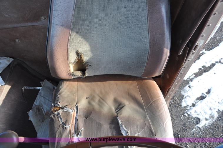 image for item G6213 1975 Mack Cruise Liner semi truck