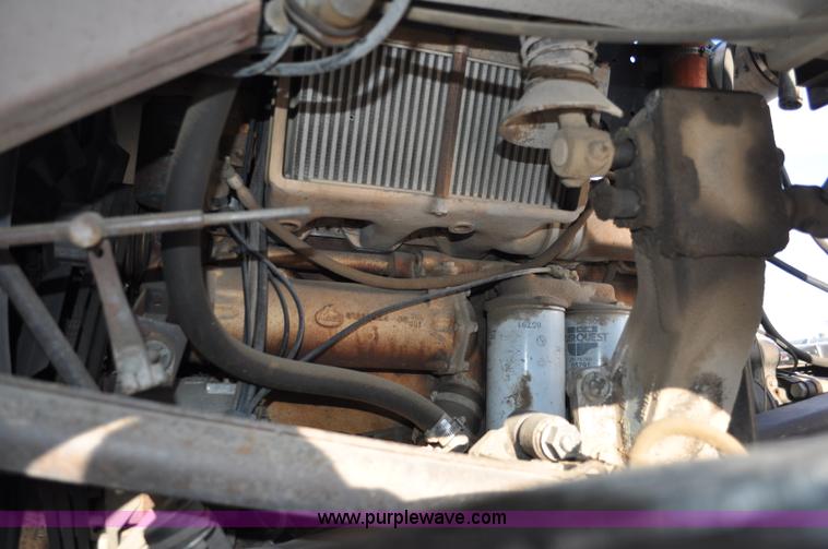 image for item G6213 1975 Mack Cruise Liner semi truck