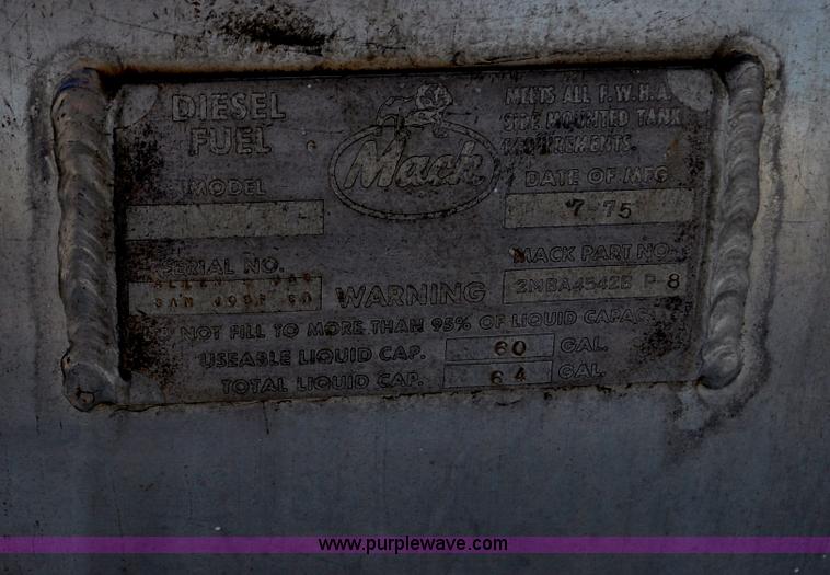 image for item G6213 1975 Mack Cruise Liner semi truck