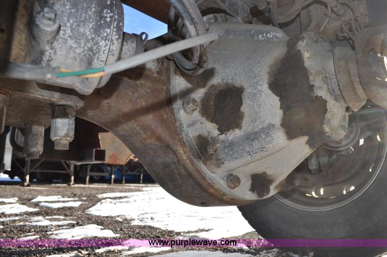 image for item G6213 1975 Mack Cruise Liner semi truck