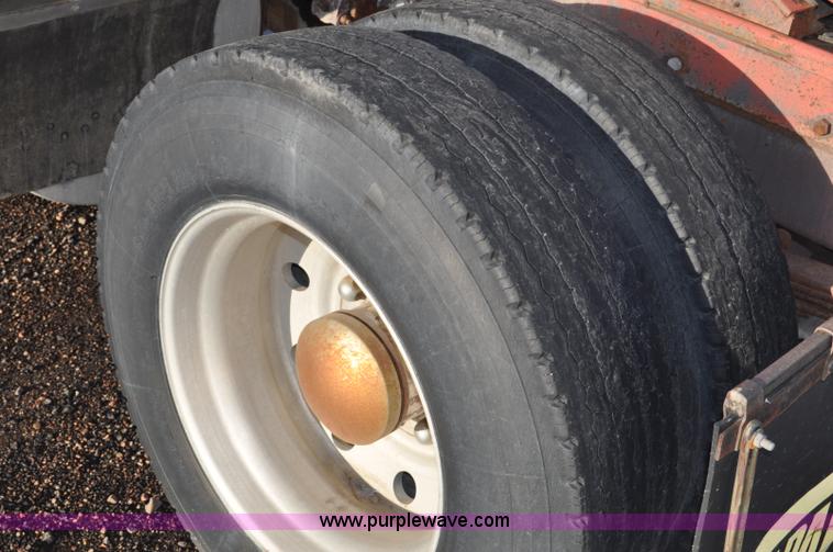 image for item G6213 1975 Mack Cruise Liner semi truck