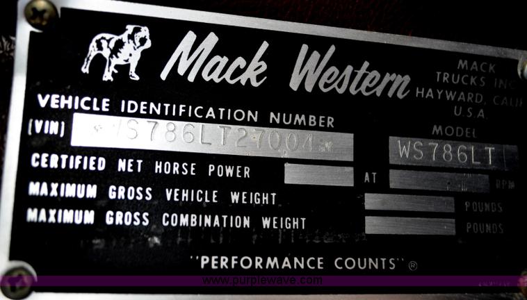 image for item G6213 1975 Mack Cruise Liner semi truck
