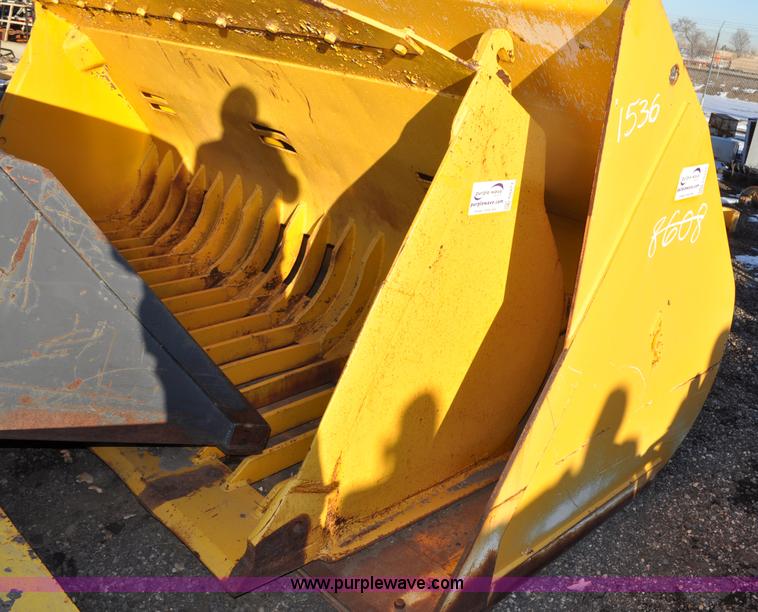 image for item G6273 10' rock bucket