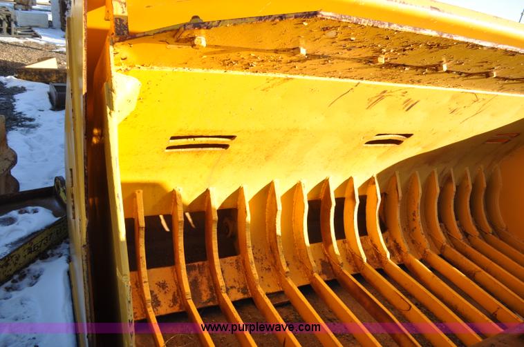 image for item G6273 10' rock bucket