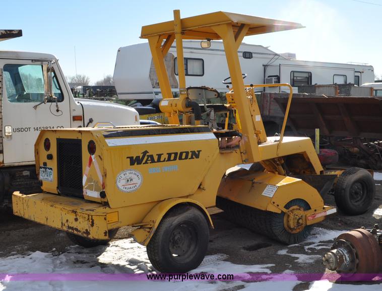 image for item G6323 Waldon 1000 Versa sweeper