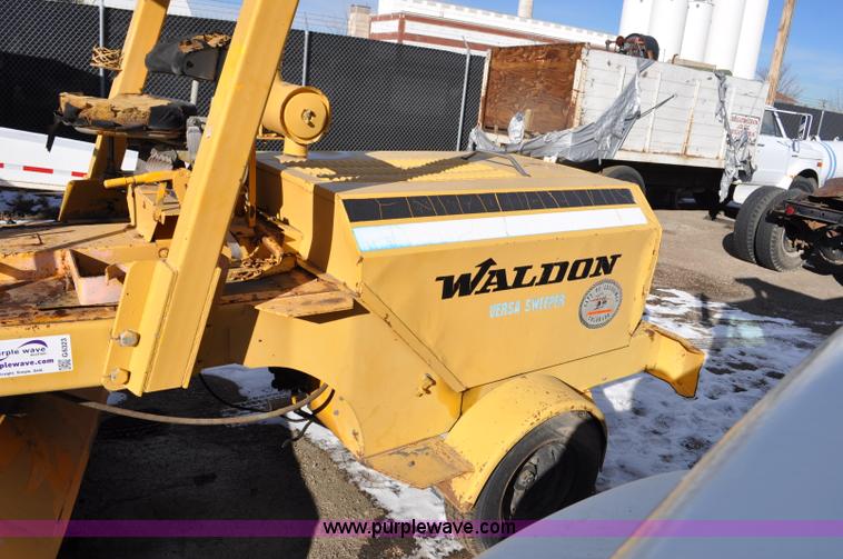 image for item G6323 Waldon 1000 Versa sweeper