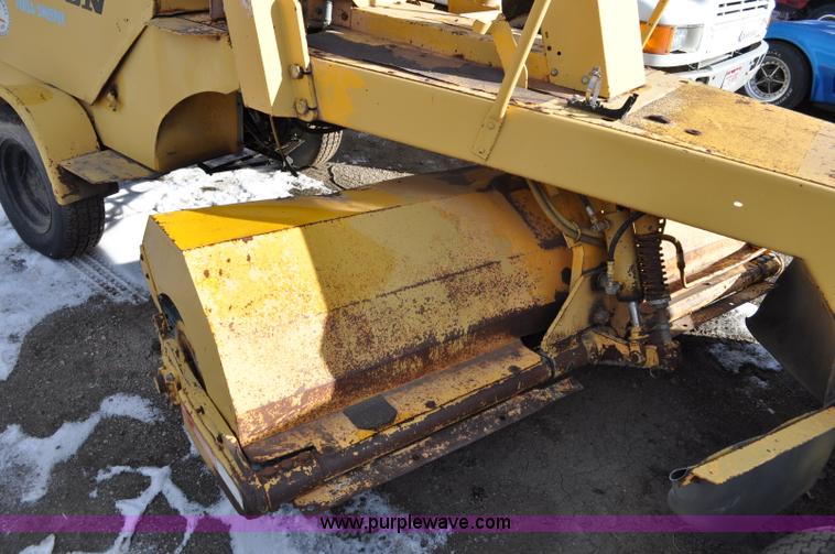 image for item G6323 Waldon 1000 Versa sweeper