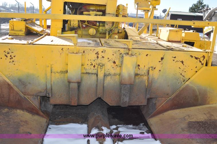 image for item G6325 Blaw-Knox PF65 wheel mounted asphalt paver
