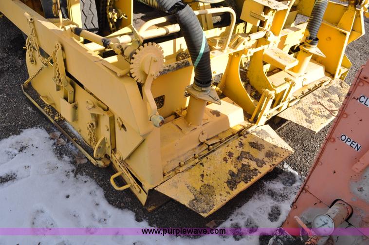 image for item G6325 Blaw-Knox PF65 wheel mounted asphalt paver