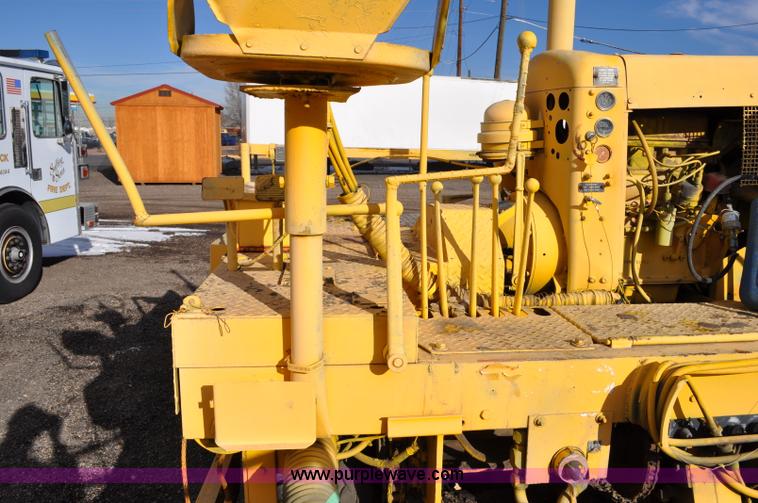 image for item G6325 Blaw-Knox PF65 wheel mounted asphalt paver