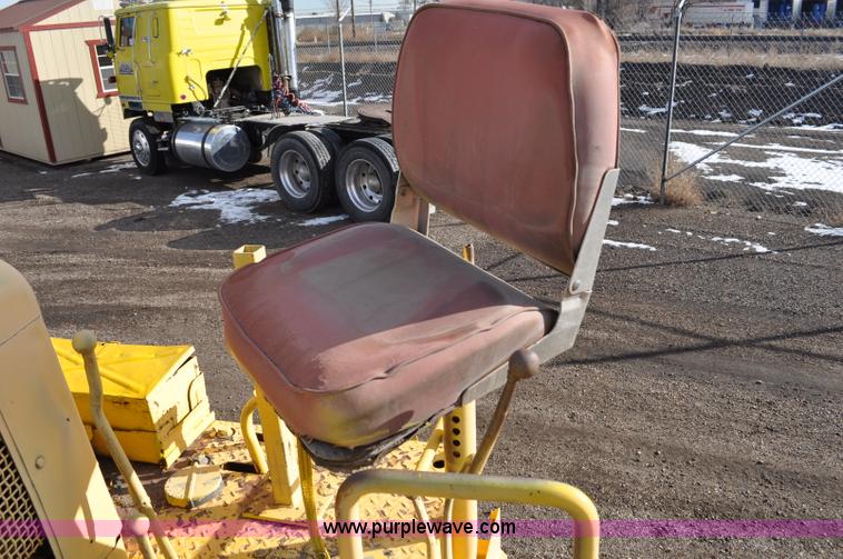 image for item G6325 Blaw-Knox PF65 wheel mounted asphalt paver