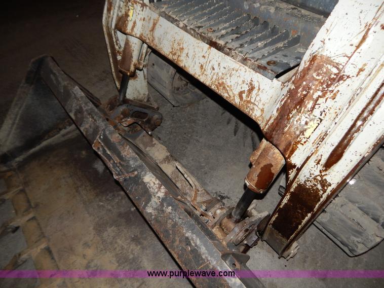 image for item H3916 2007 Takeuchi TL150 skid steer