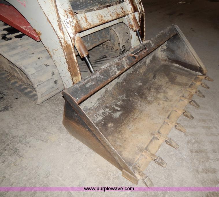 image for item H3916 2007 Takeuchi TL150 skid steer