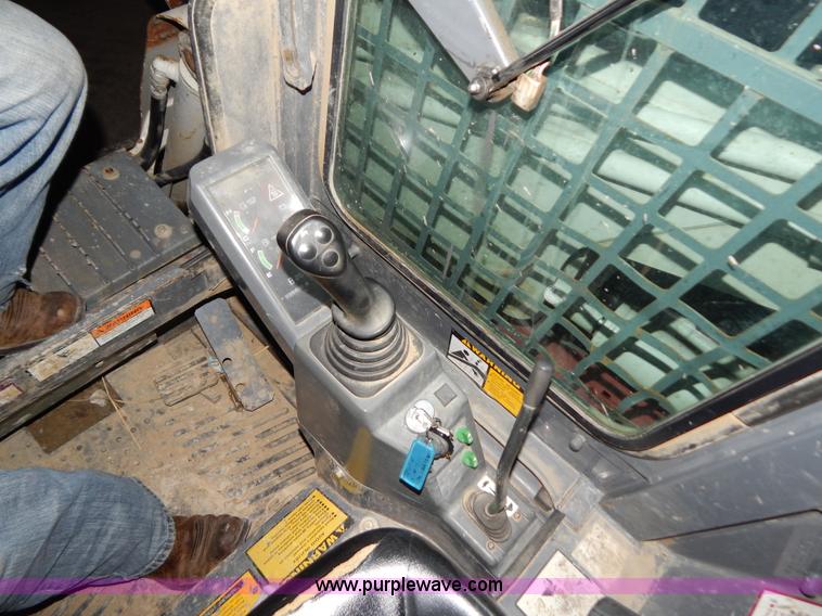 image for item H3916 2007 Takeuchi TL150 skid steer